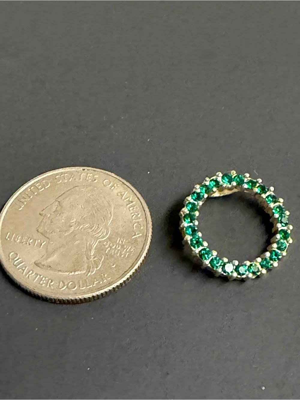 925‎ SS Emerald Green Crystal Circle Pendant Necklace Charm 1 gram